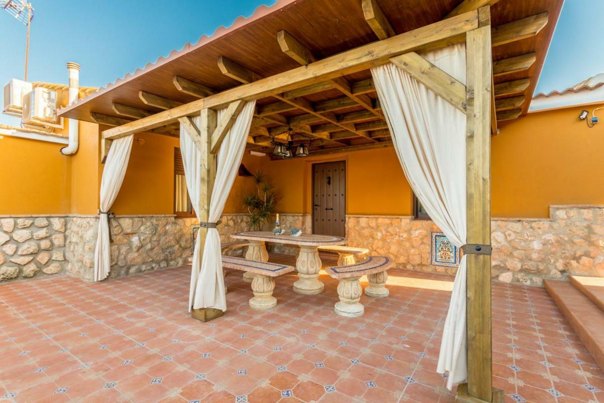Вилла Casa Ludima Фуэнтес-де-Андалусия Экстерьер фото