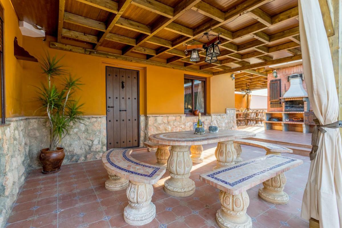 Вилла Casa Ludima Фуэнтес-де-Андалусия Экстерьер фото